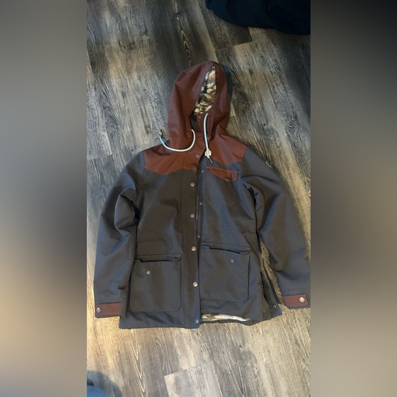 Cinch Winter Jacket - Picture 1 of 4